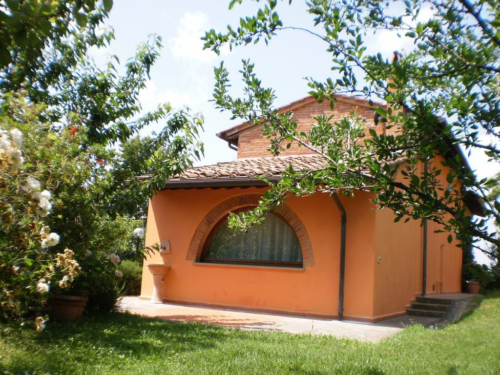 Agriturismo Poggio Al Tesoro Crespina Стая снимка