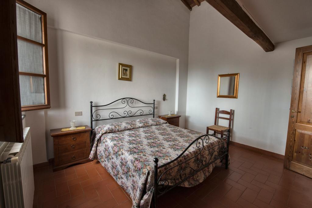 Agriturismo Poggio Al Tesoro Crespina Стая снимка