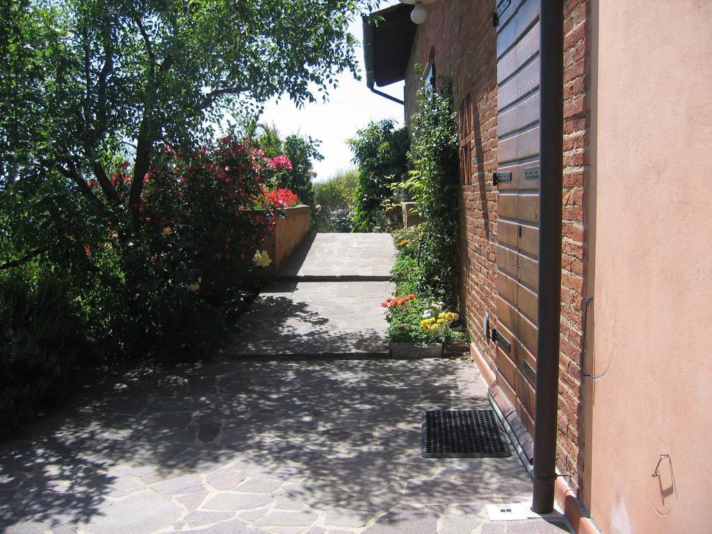 Agriturismo Poggio Al Tesoro Crespina Стая снимка