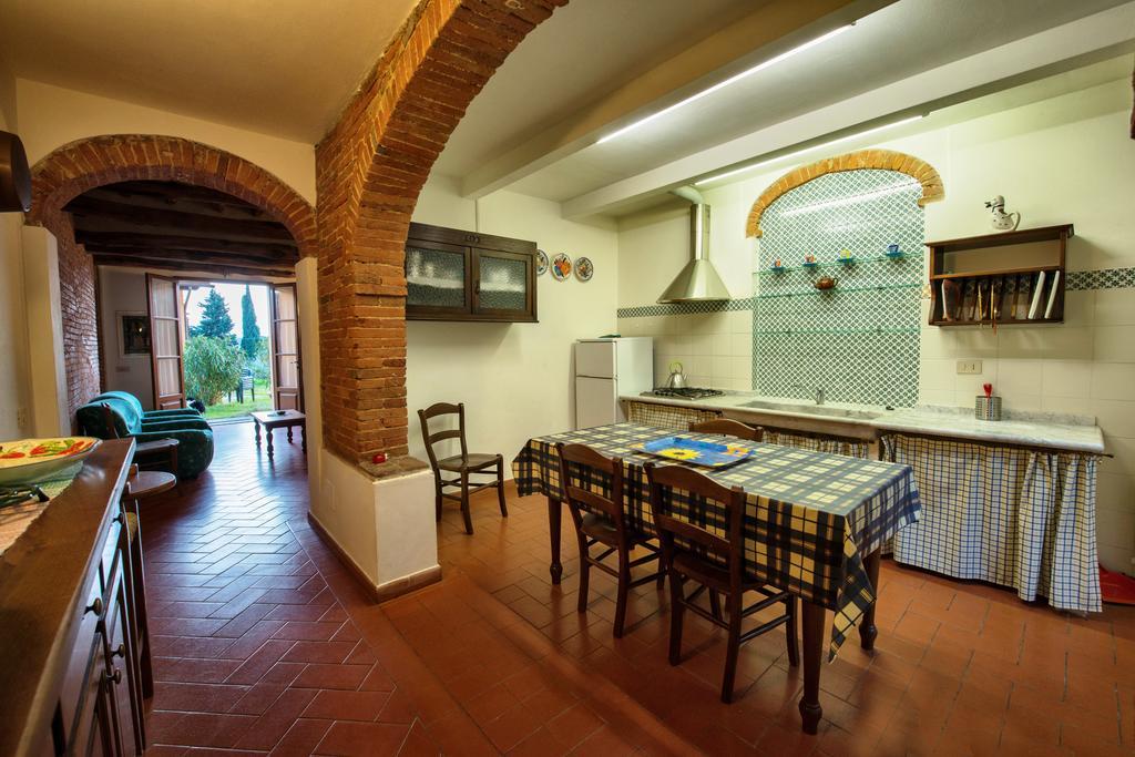 Agriturismo Poggio Al Tesoro Crespina Екстериор снимка