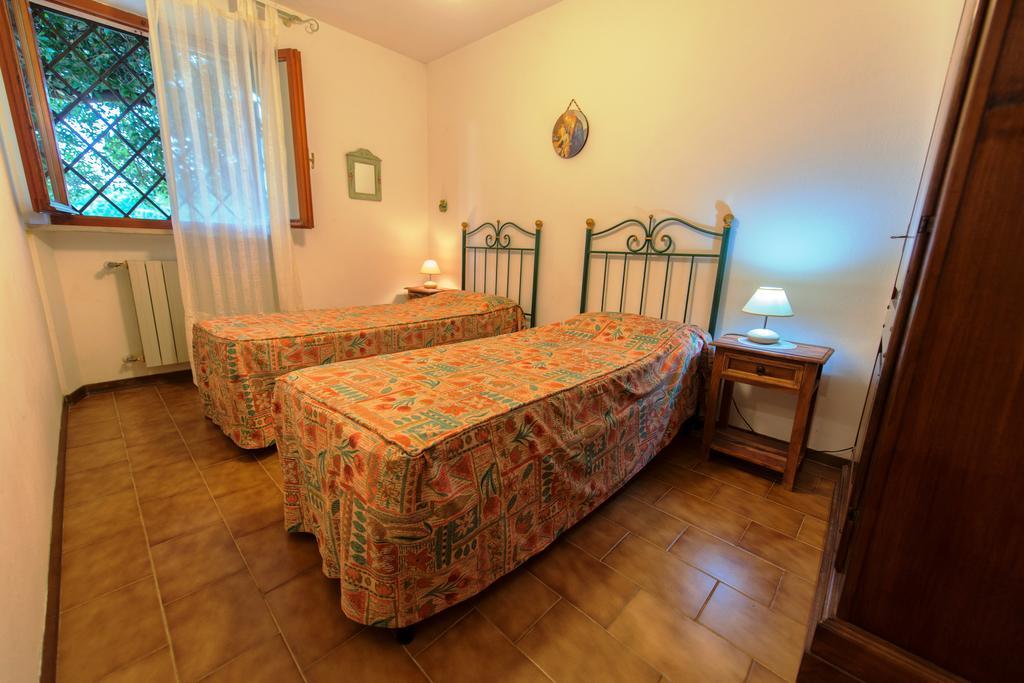 Agriturismo Poggio Al Tesoro Crespina Екстериор снимка