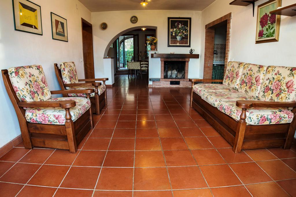 Agriturismo Poggio Al Tesoro Crespina Екстериор снимка