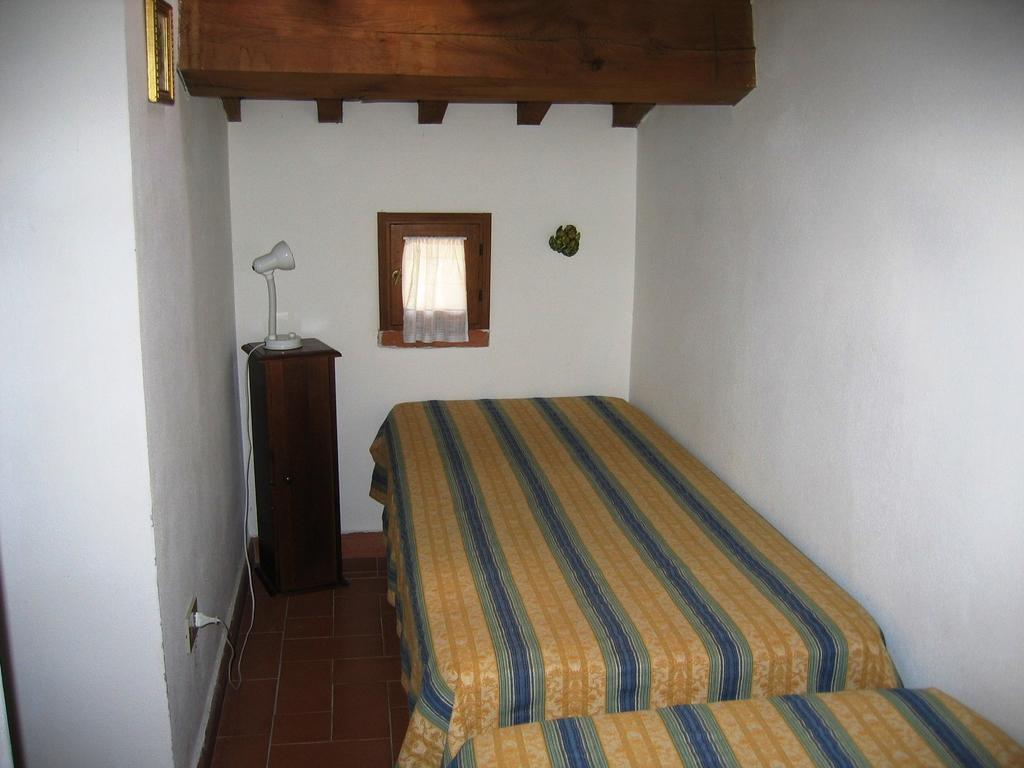 Agriturismo Poggio Al Tesoro Crespina Екстериор снимка