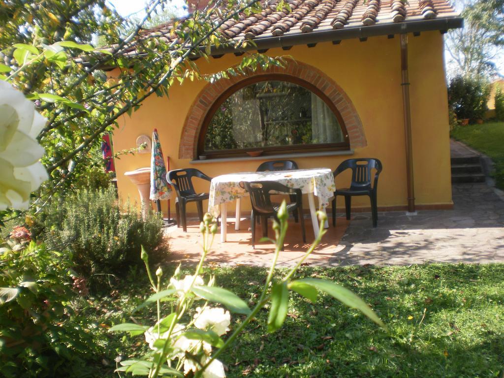 Agriturismo Poggio Al Tesoro Crespina Екстериор снимка